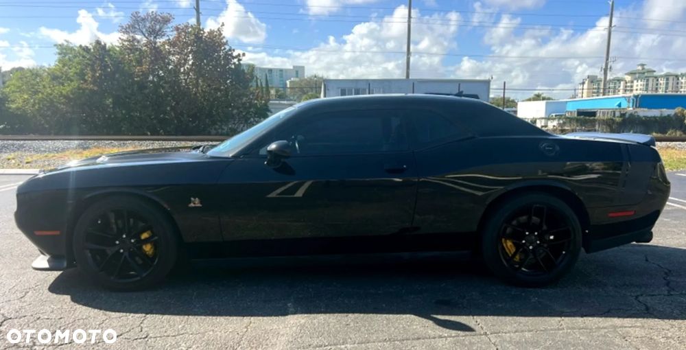 Dodge Challenger - 4