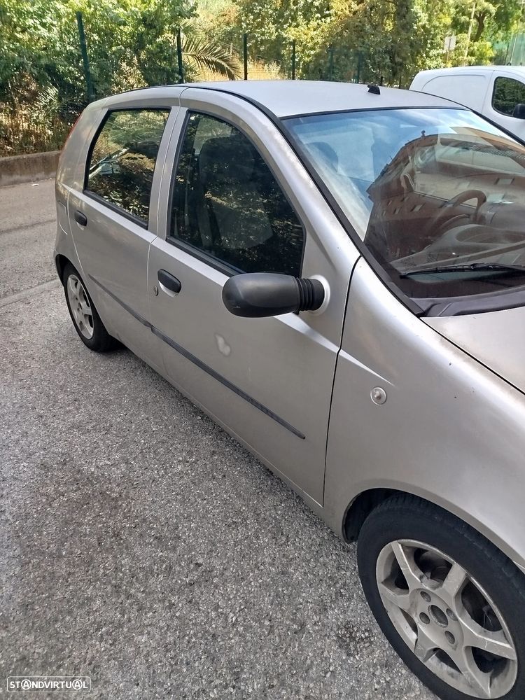 Fiat Punto 1.2 16V ELX - 2