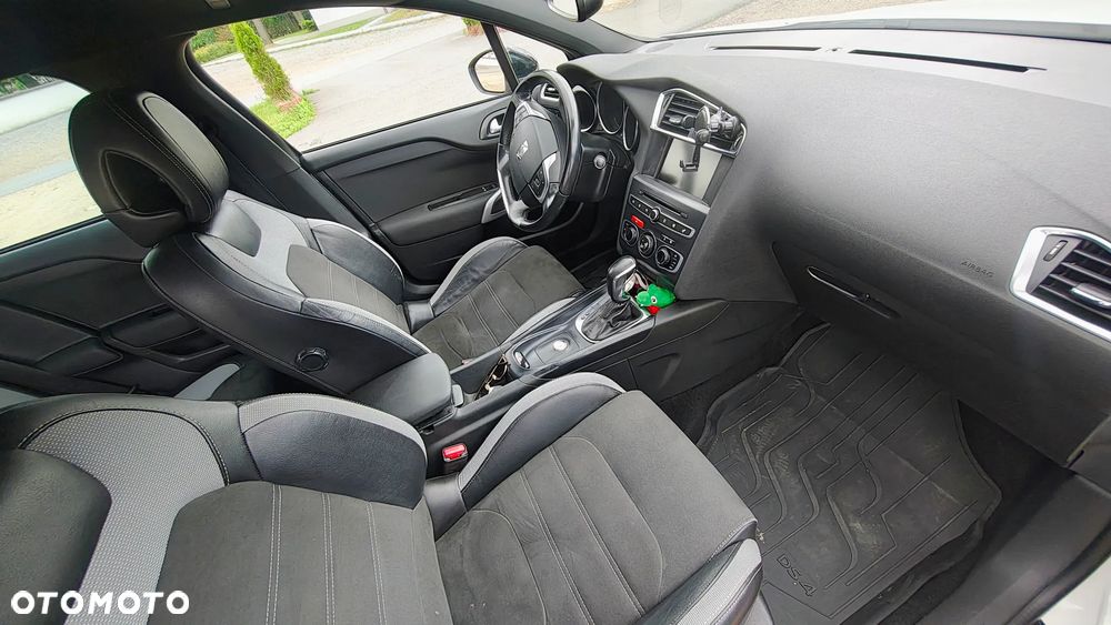 DS Automobiles DS 4 - 12