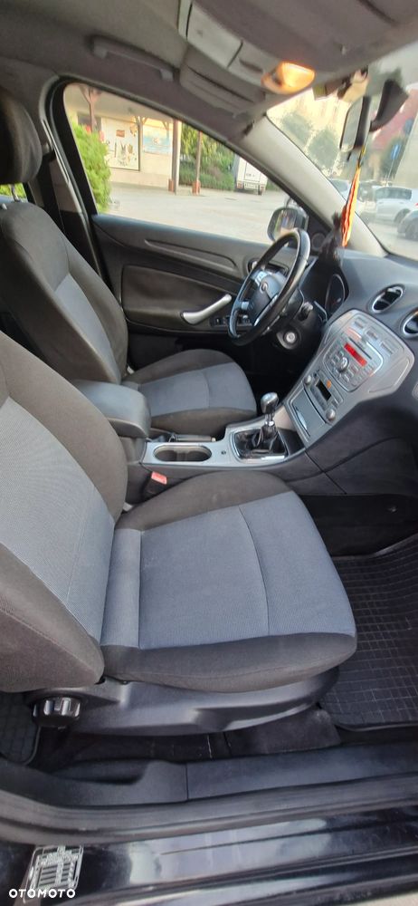 Ford Mondeo 2.0 TDCi Ambiente - 16