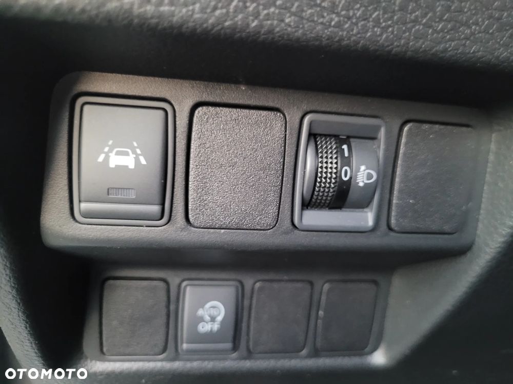 Nissan Qashqai 1.2 DIG-T N-Vision - 21