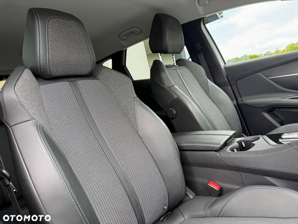Peugeot 3008 225 e-EAT8 Allure - 19