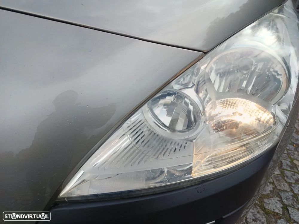 Peugeot 3008 1.6 HDi Premium JLL17 - 6