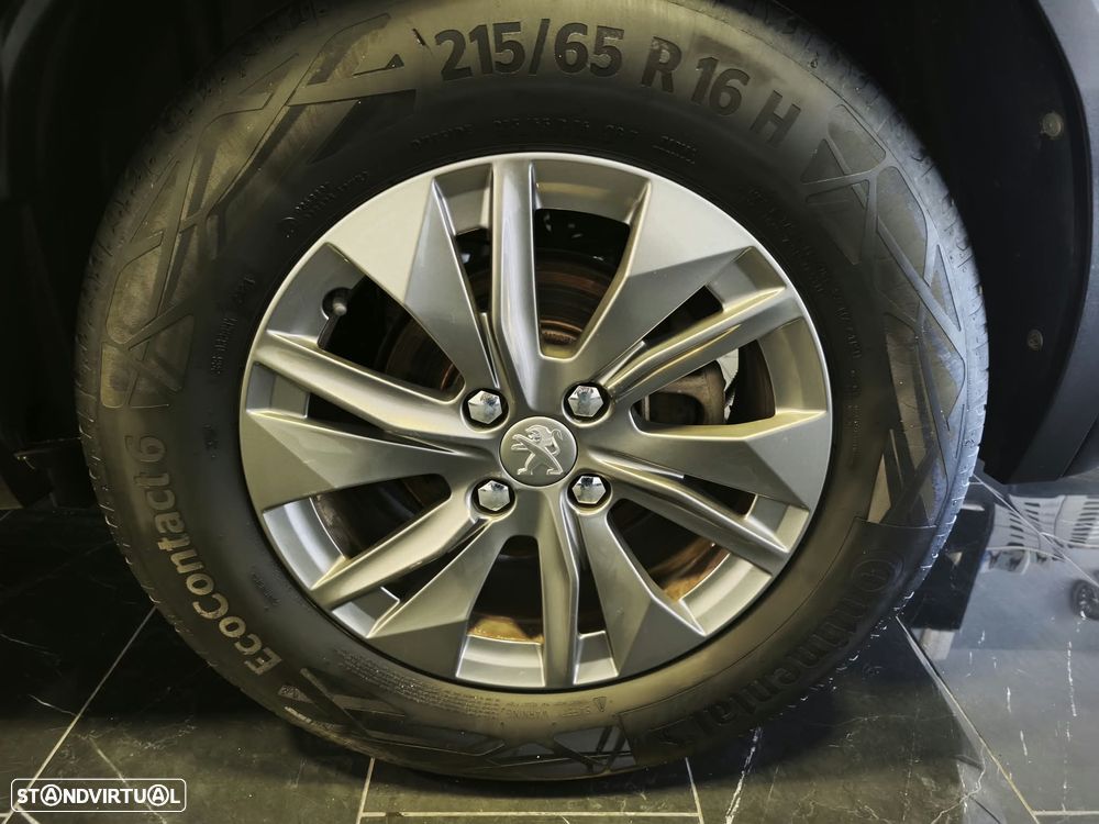 Peugeot e-2008 - 21