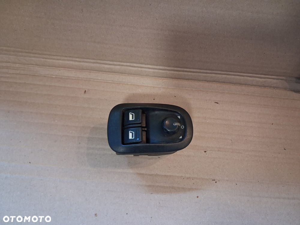 Przełączniki szyb lewe  PEUGEOT 206  OE - 1