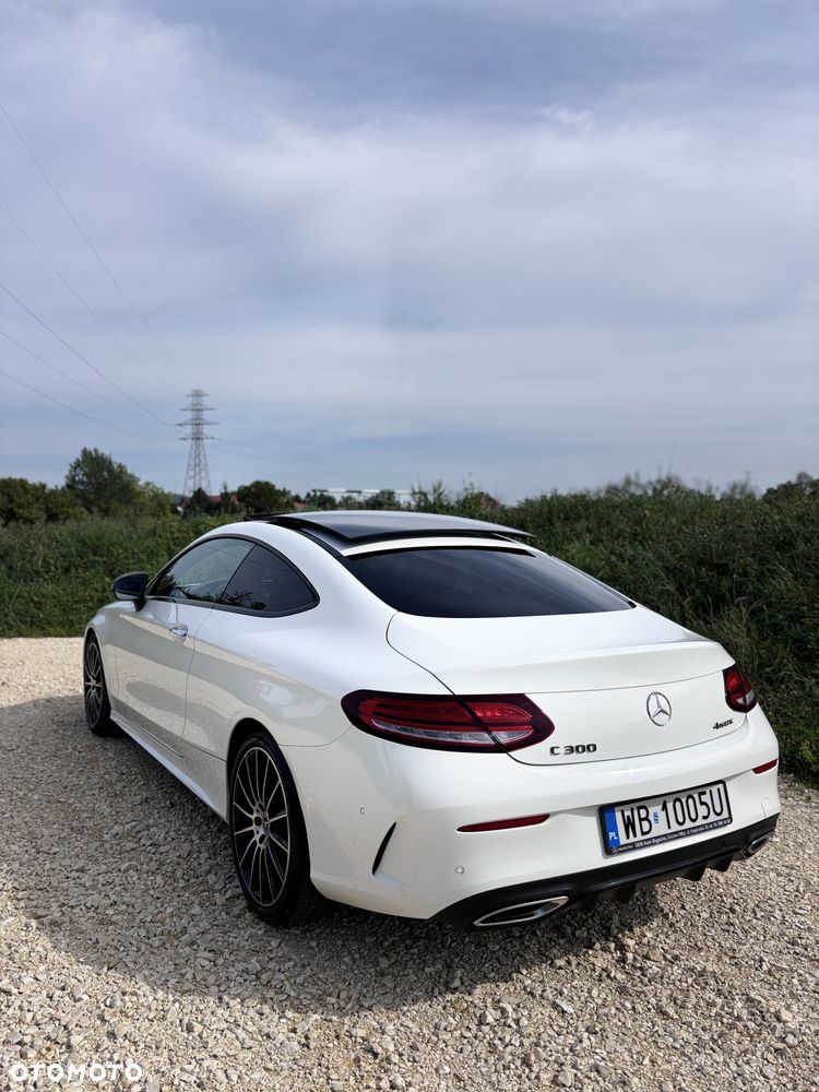 Mercedes-Benz Klasa C 300 4MATIC 9G-TRONIC - 12