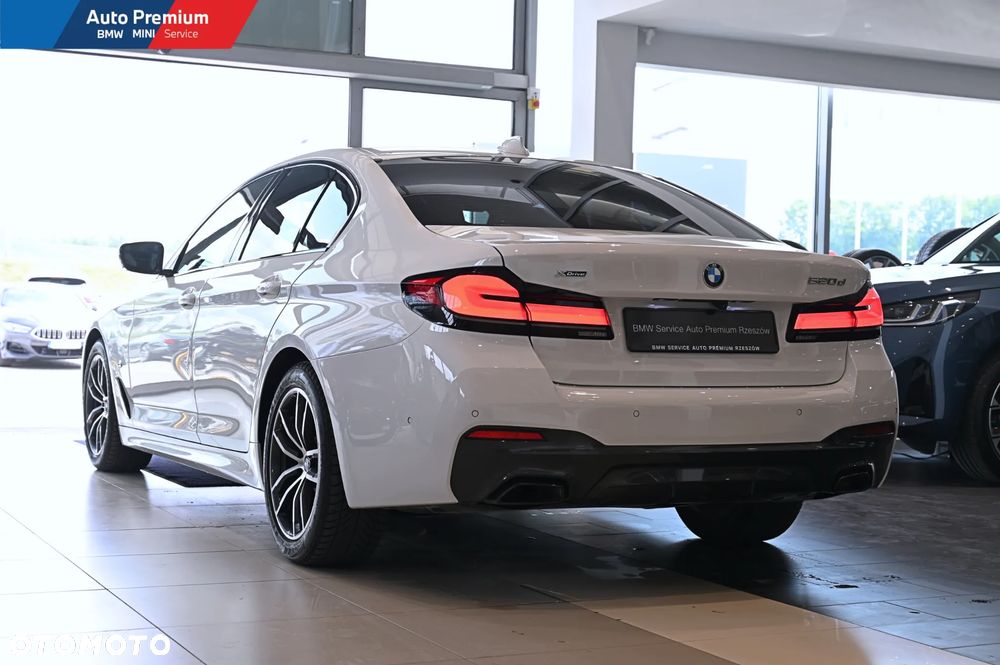 BMW Seria 5 520d xDrive MHEV - 21
