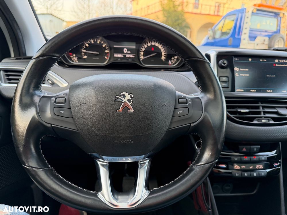 Peugeot 208 PureTech 82 Start & Stop Allure - 4