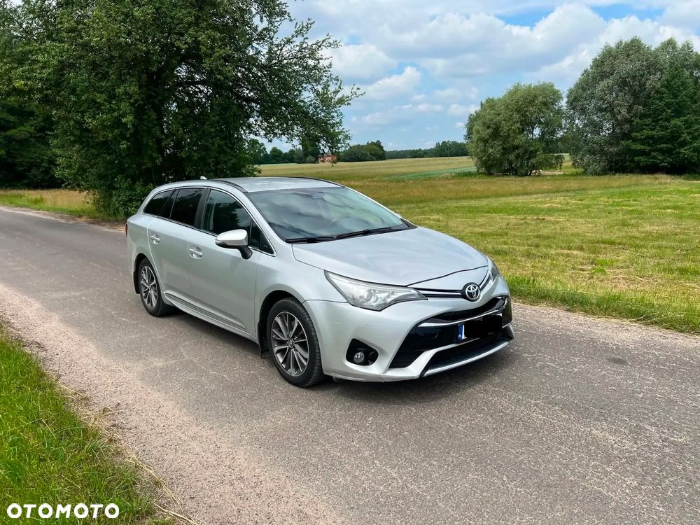 Toyota Avensis 2.0 D-4D Premium - 16