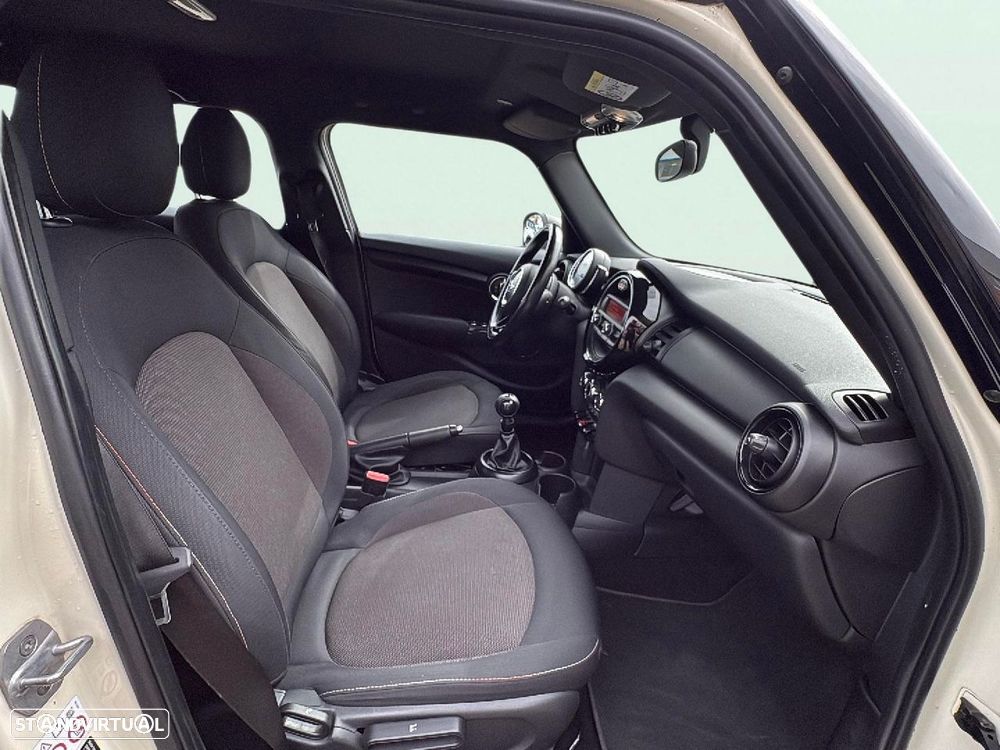 MINI 5 Portas One D - 15