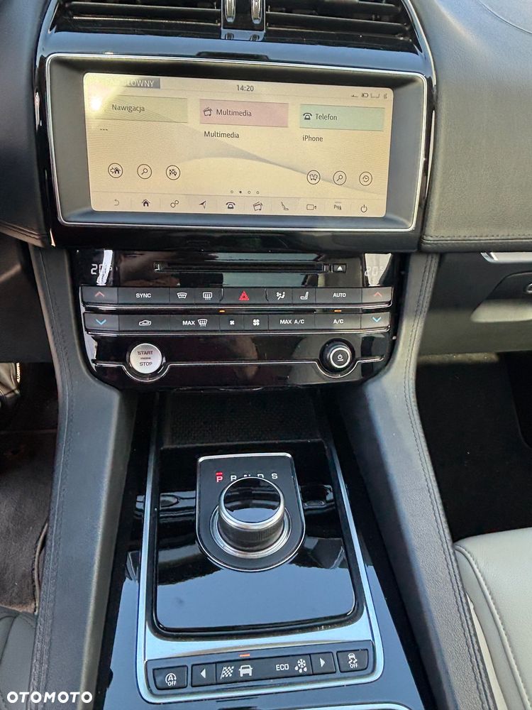 Jaguar F-Pace 2.0 i4D AWD Pure - 12
