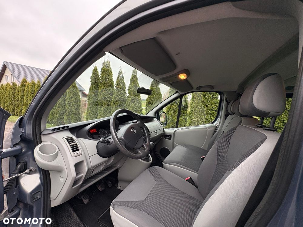 Opel Vivaro - 11