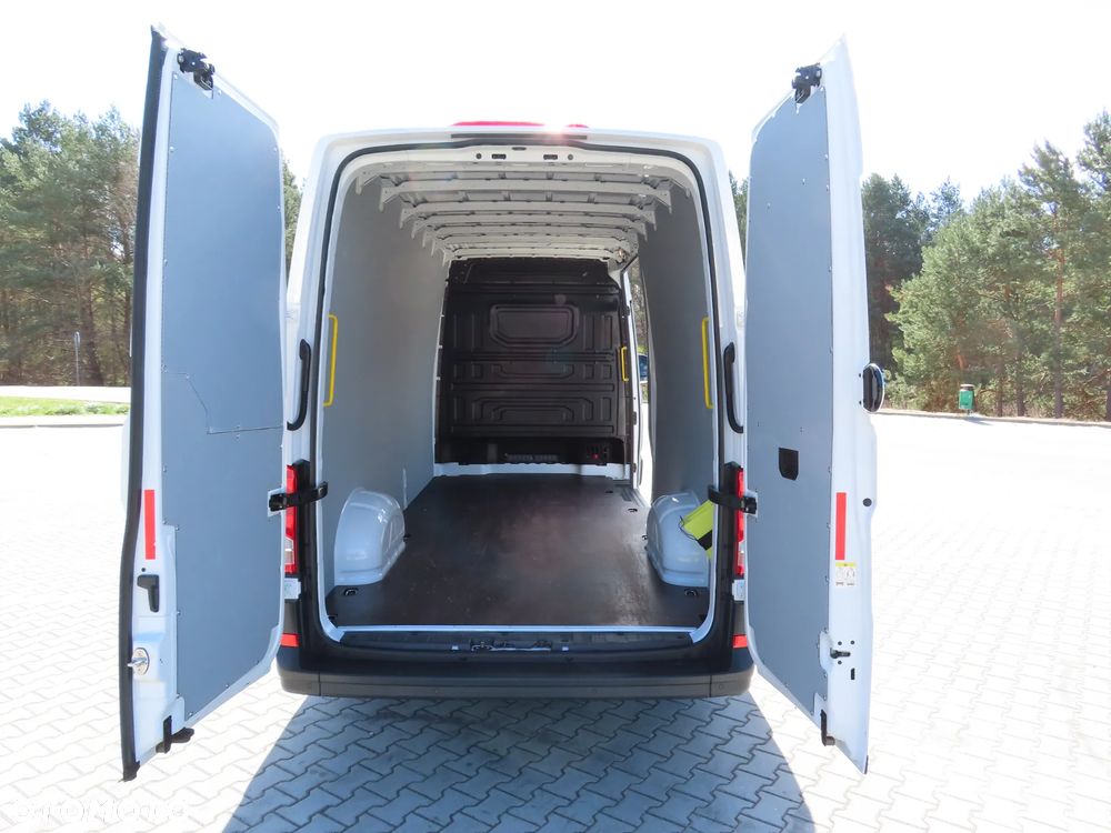 Volkswagen Crafter 35 BiTDI 2.0 177 KM AUTOMAT 8-Mio Furgon Blaszak L4H2 LONG MAX 4300 mm, Rozstaw Osi 4490 mm, Ładowność 1152 Kg GWARANCJA PRODUCENTA Stan Wizualny I Techniczny NOWY Tak Jak Z Taśmy Produkcyjnej Gotowy Dostępny OKAZJA POLECAM - 17