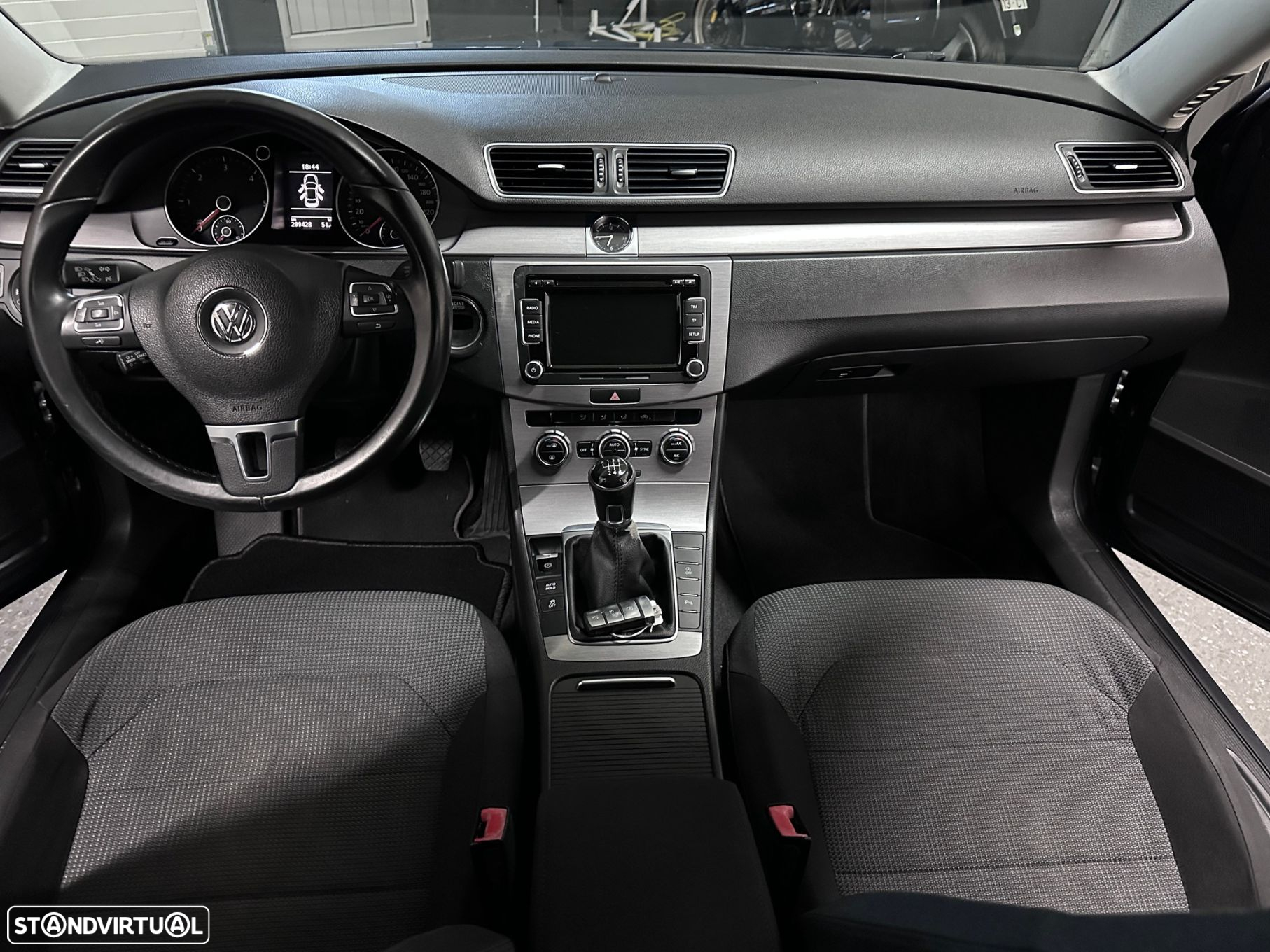 VW Passat 1.6 TDI Confortline - 18