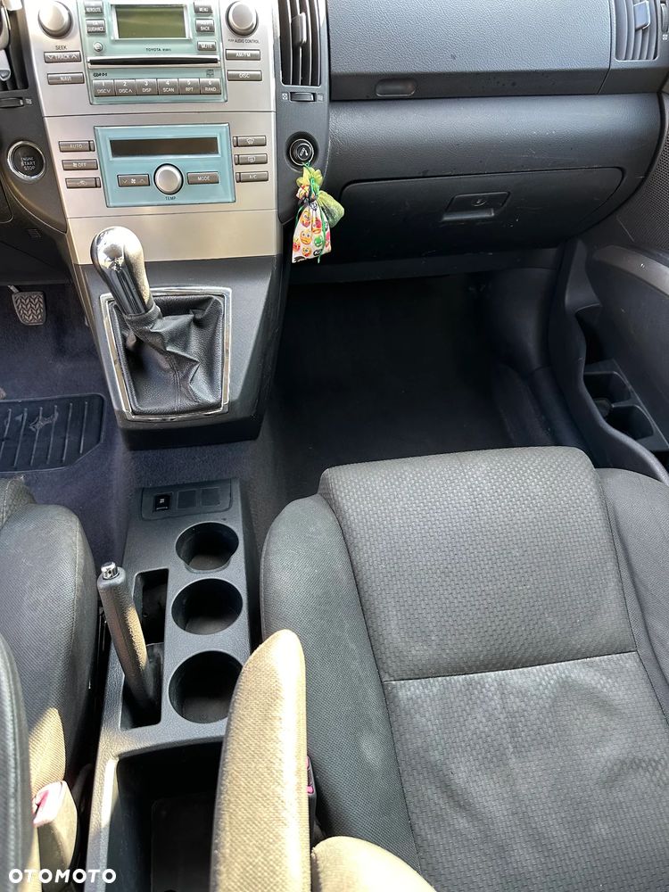 Toyota Corolla Verso 2.2 D-4D - 20