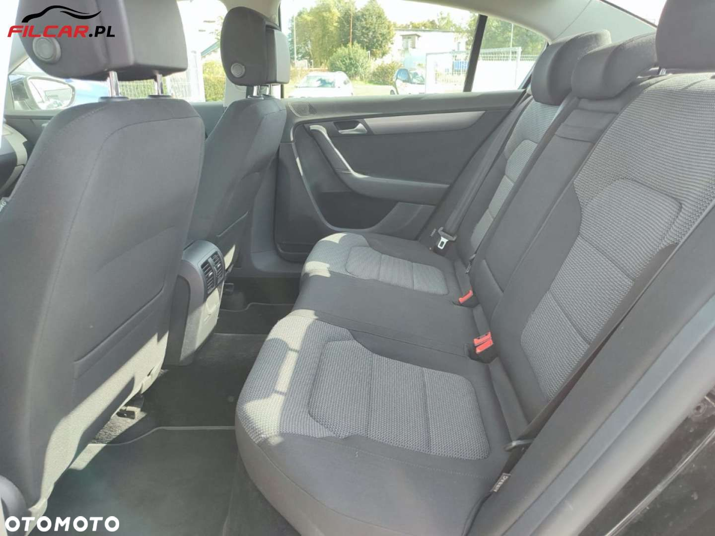 Volkswagen Passat - 14