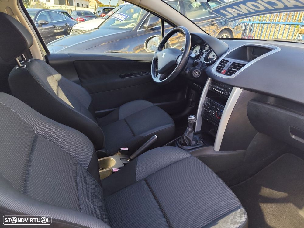 Peugeot 207 1.4 16V Trendy - 14
