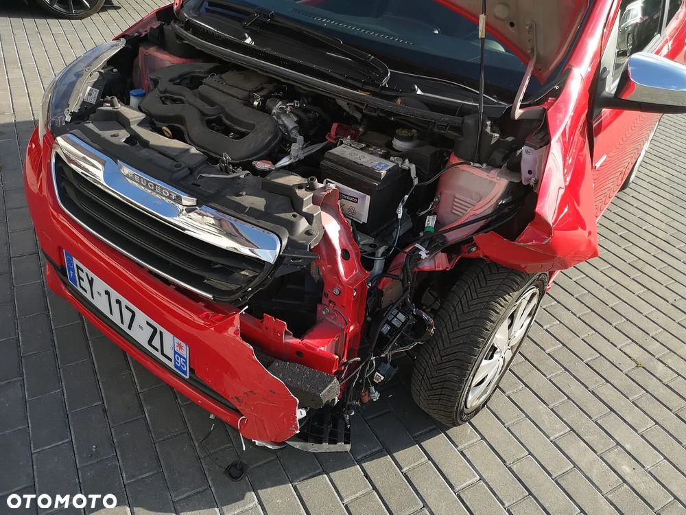 Peugeot 108 VTI 72 Top Allure - 26