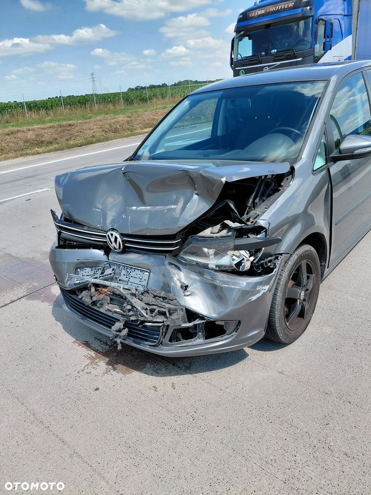 Volkswagen Touran - 1