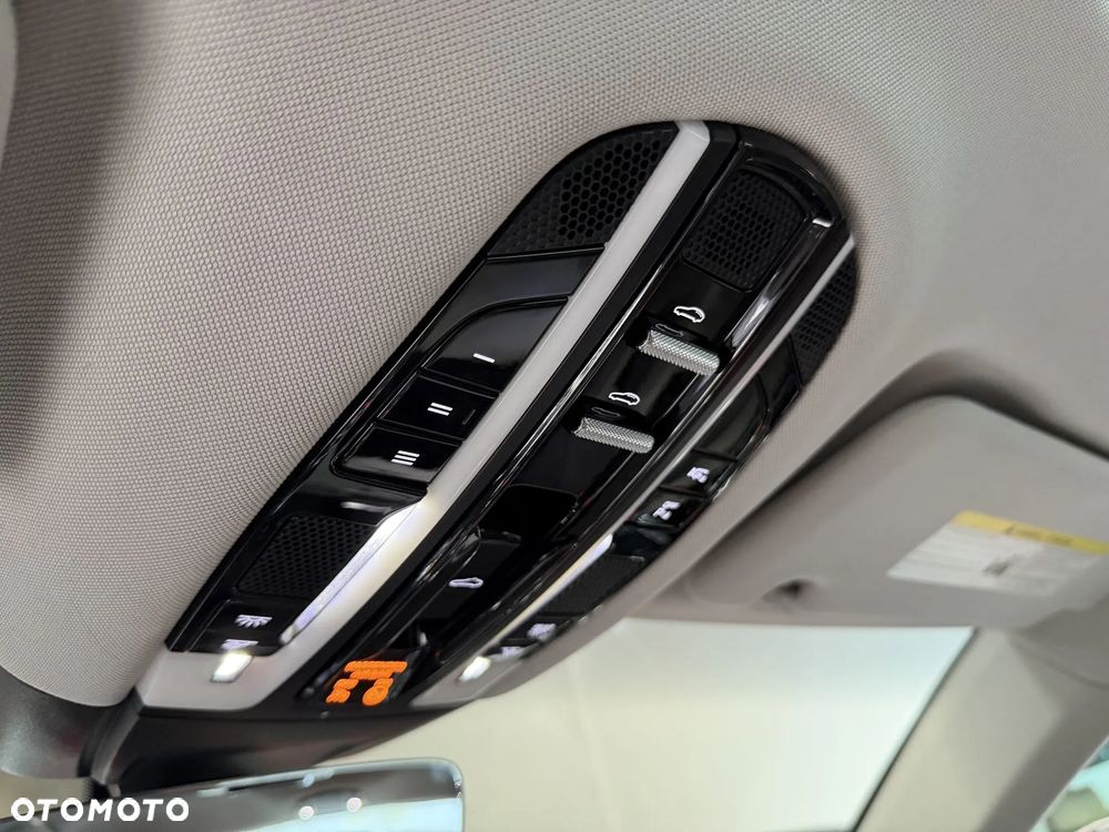 Porsche Panamera - 27