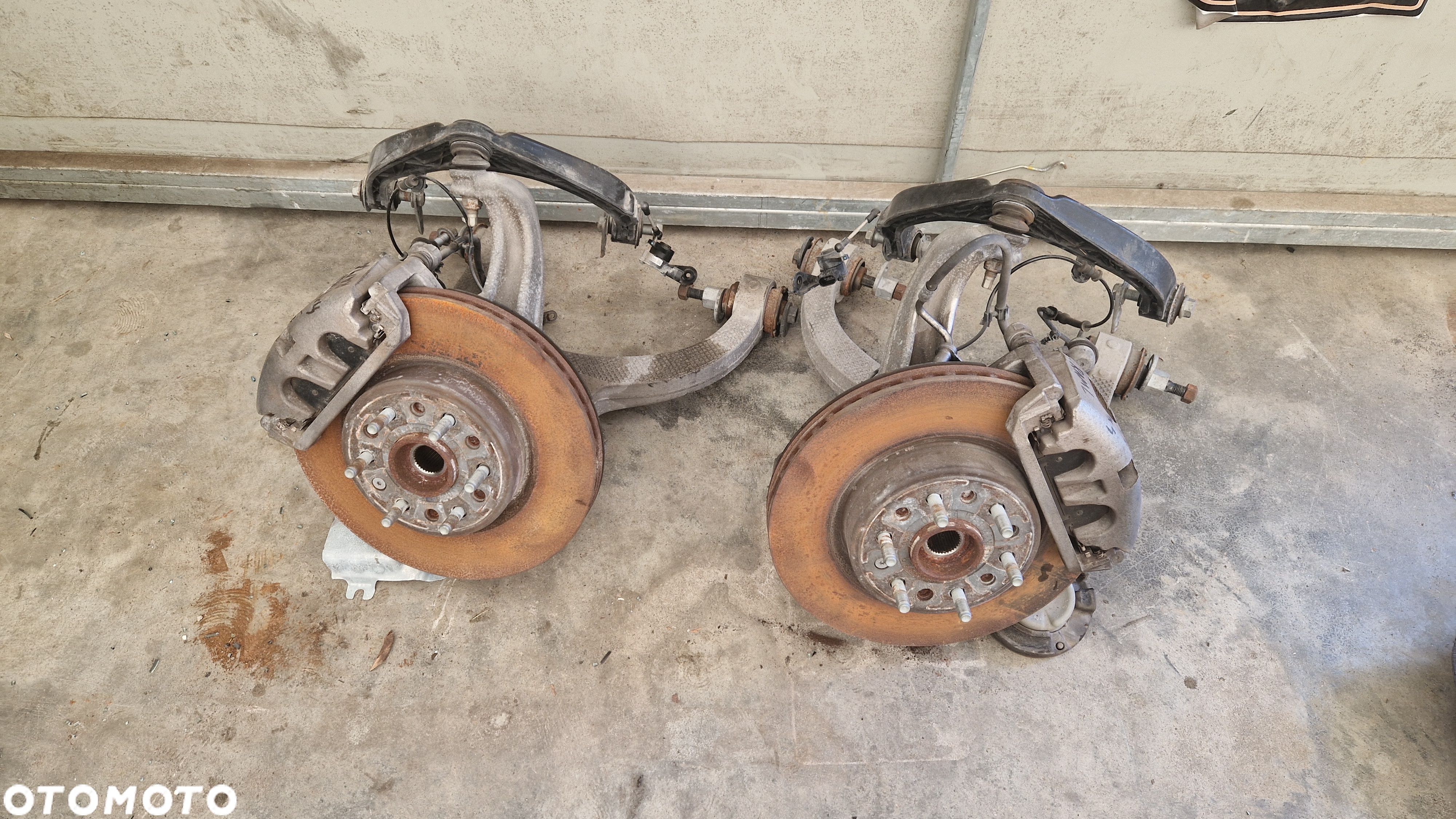 Zawieszenie przód Ram V 19-  5.7 hemi 4x4 - 1