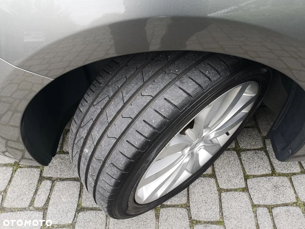 Kia Carens 1.6 GDI L - 38