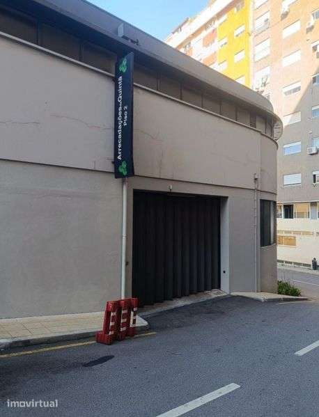 Arrendo Garagem Fechada (Box ) 20 m2 - Na Quintã - Guimarães Centro - Grande imagem: 2/12