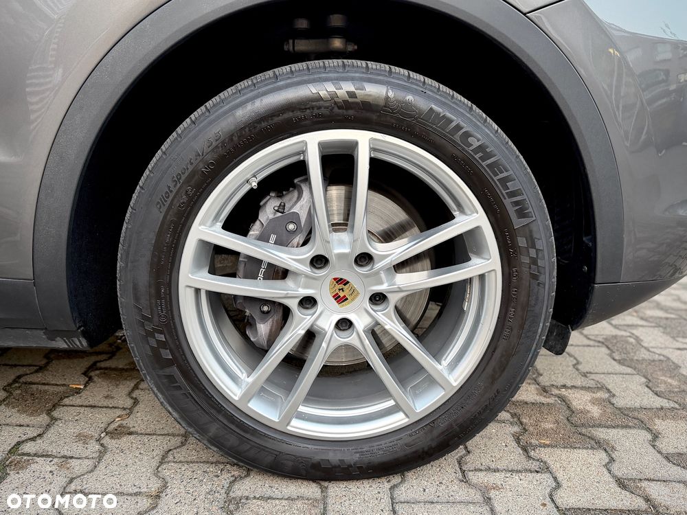 Porsche Cayenne Platinum Edition - 39