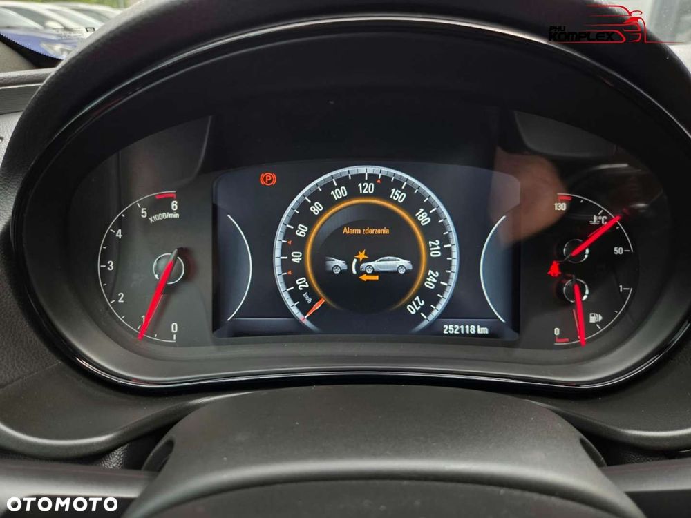 Opel Insignia - 24
