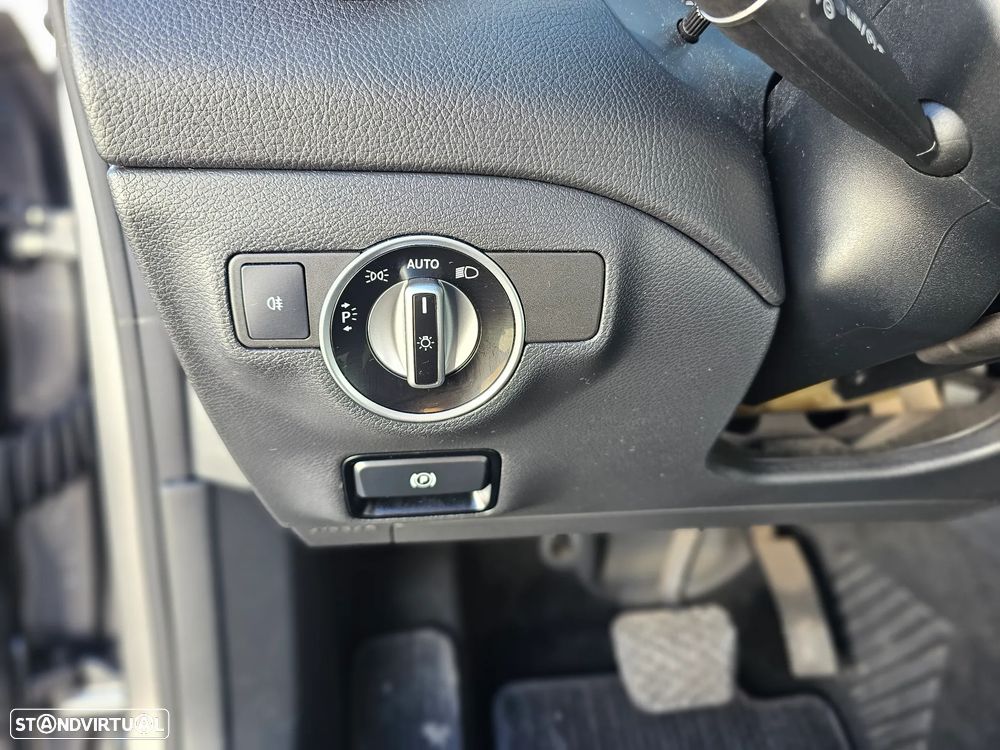 Mercedes-Benz CLA 180 d Shooting Brake Urban Aut. - 11