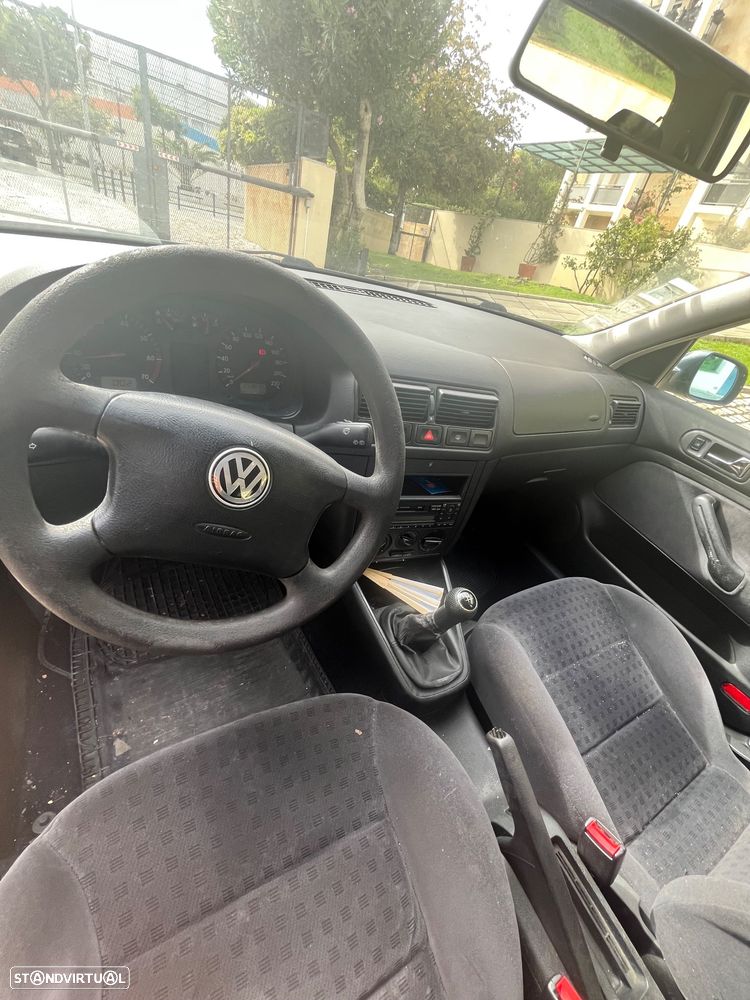 VW Golf - 5