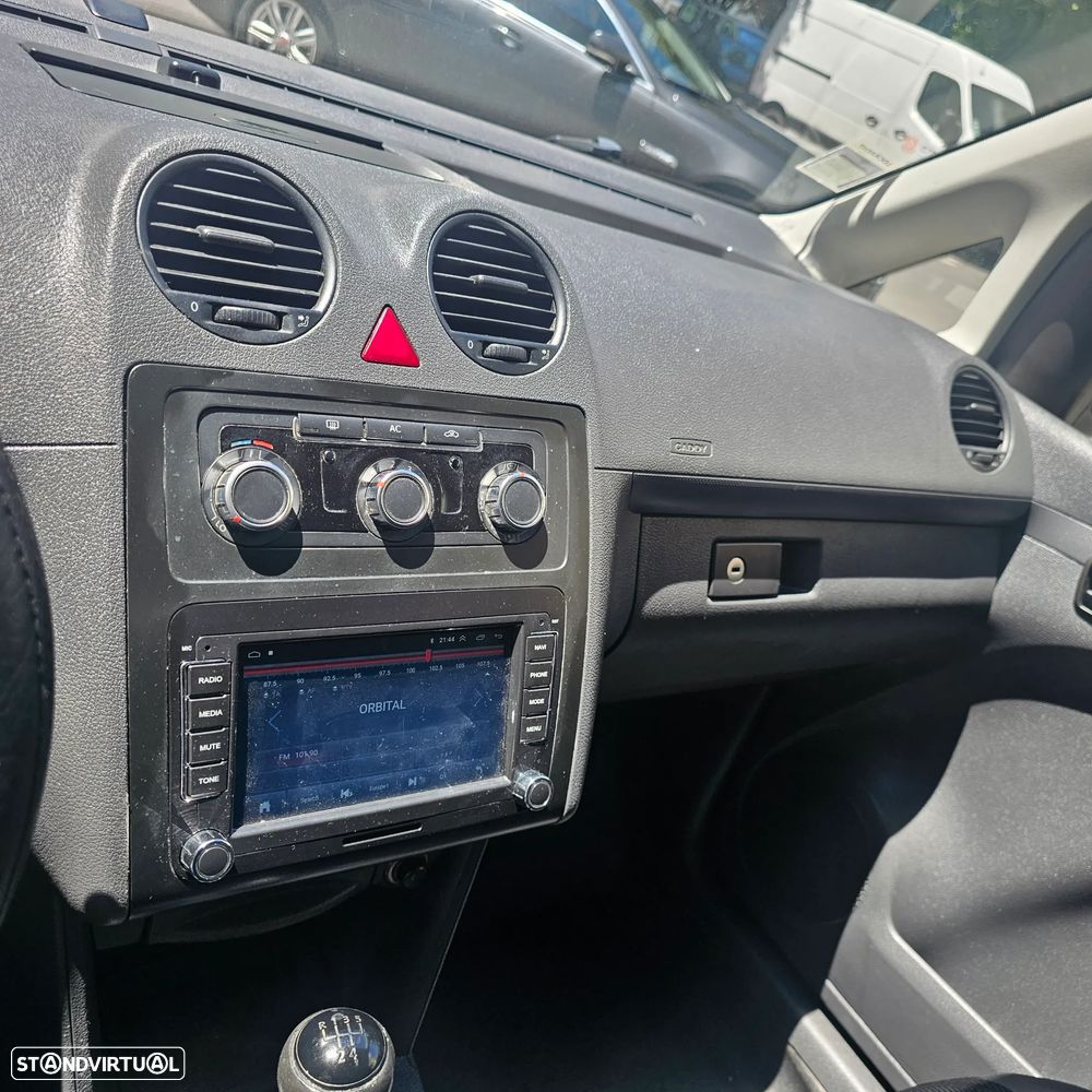 VW Caddy - 28