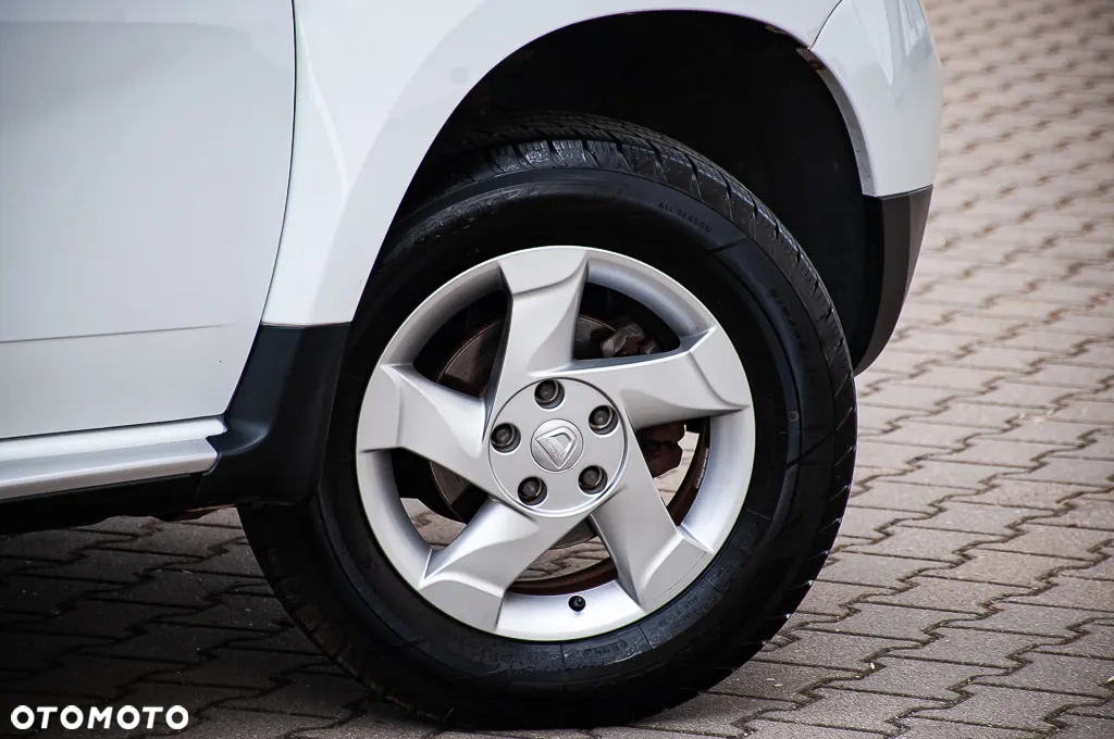 Dacia Duster 1.6 16V 4x2 Laureate - 28