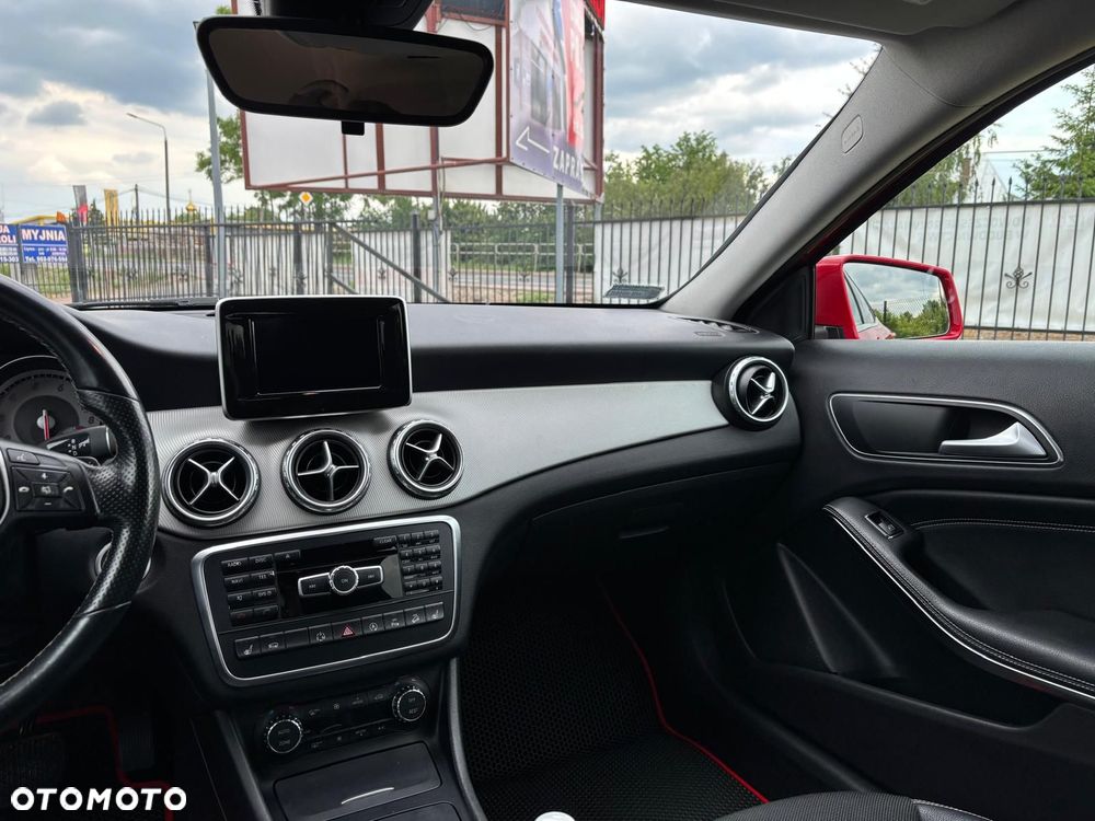 Mercedes-Benz GLA 250 4-Matic - 8