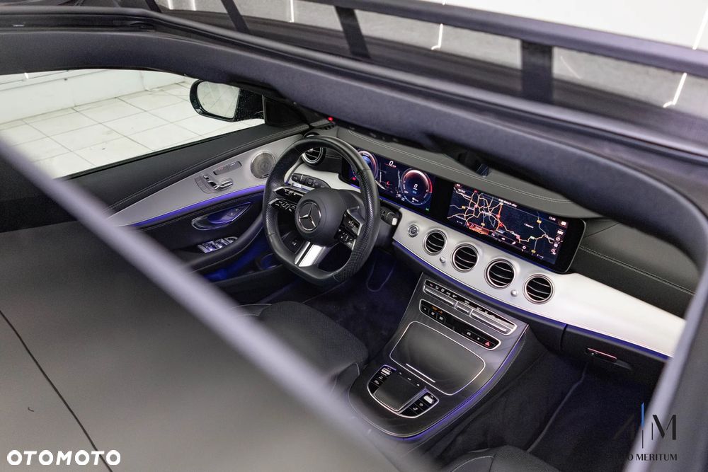 Mercedes-Benz Klasa E 300 de 4-Matic AMG - 17