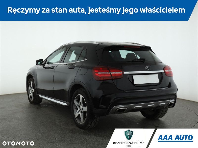 Mercedes-Benz GLA - 6