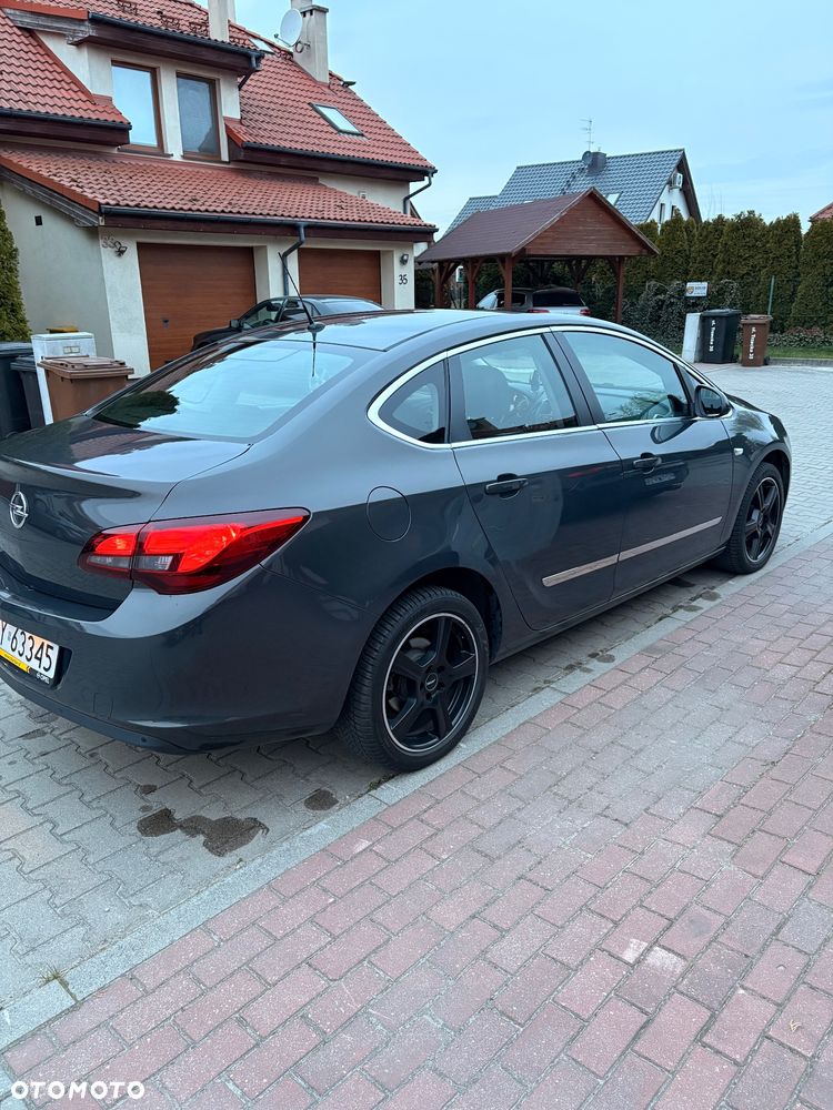 Opel Astra 1.4 T Business EU6 - 5
