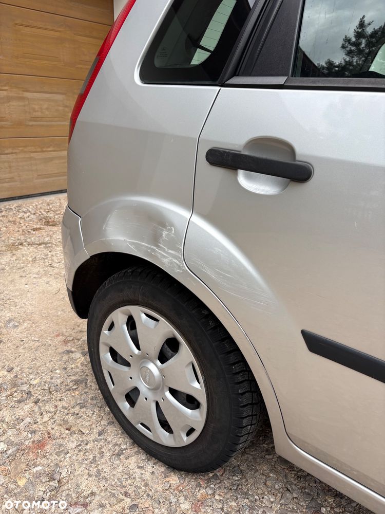 Ford Fiesta 1.3 Ambiente - 14