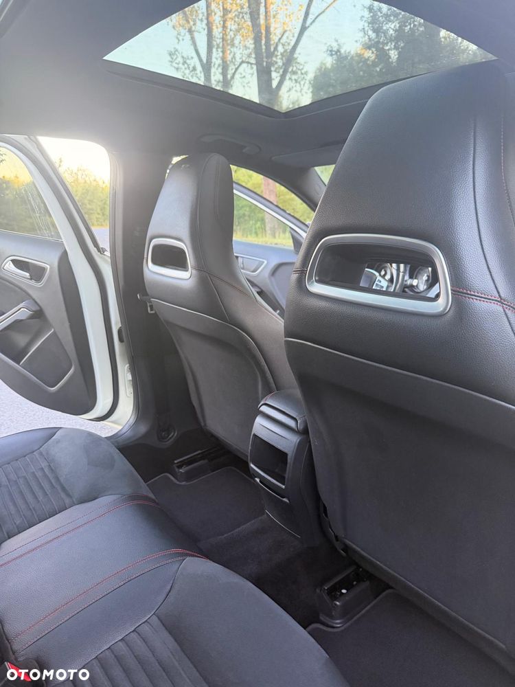 Mercedes-Benz GLA 250 4-Matic - 10