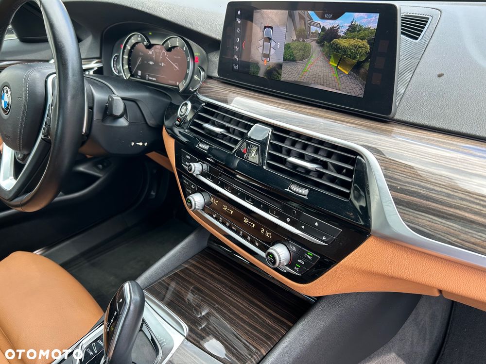 BMW Seria 5 540i xDrive Luxury Line sport - 21