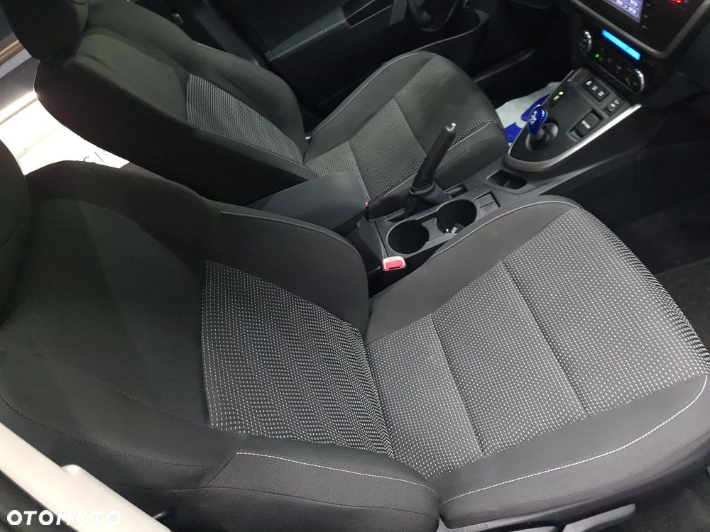 Toyota Auris 1.8 HSD Prestige NAVI - 27