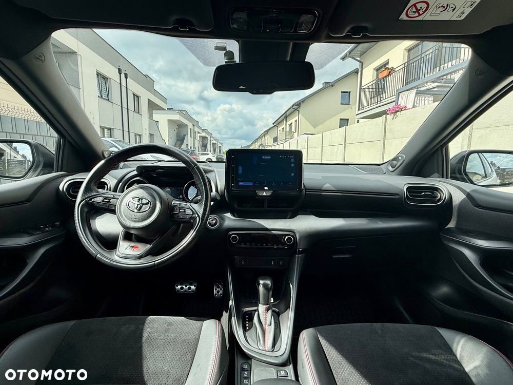 Toyota Yaris - 10