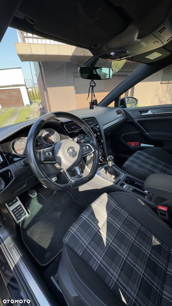 Volkswagen Golf - 7