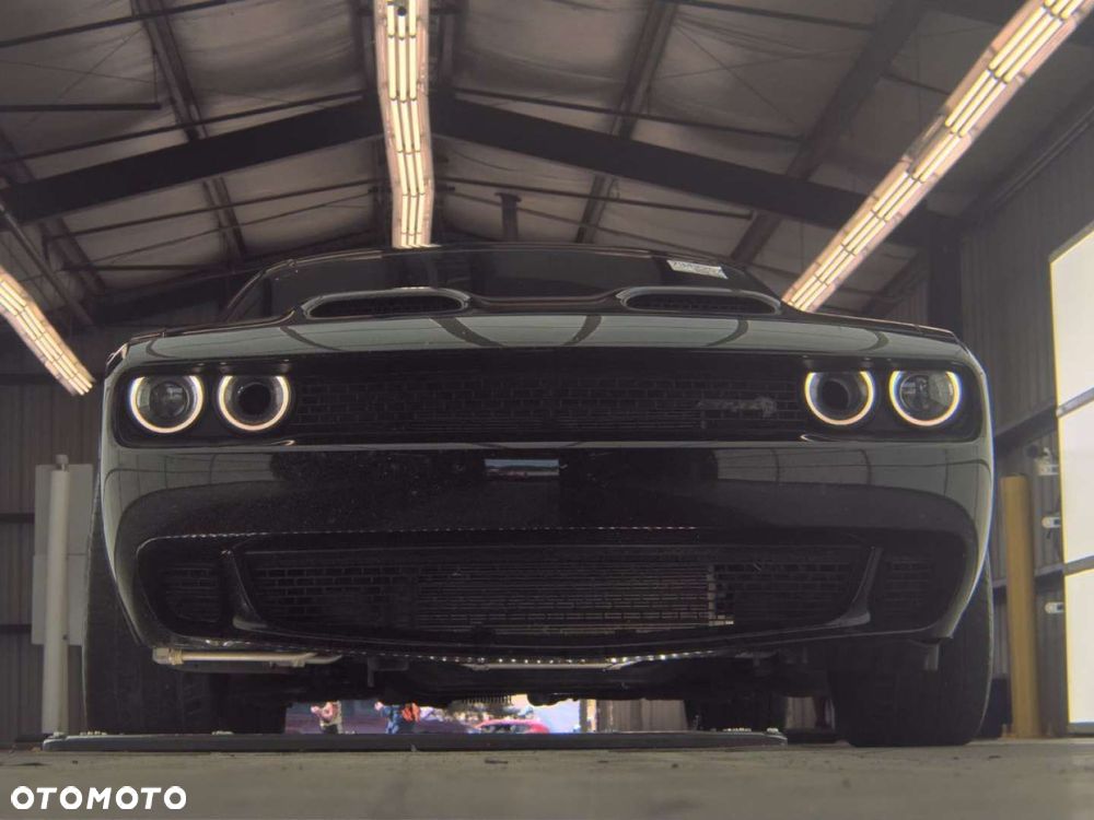 Dodge Challenger - 2