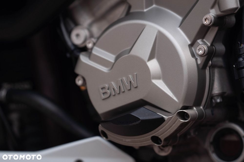 BMW S - 9