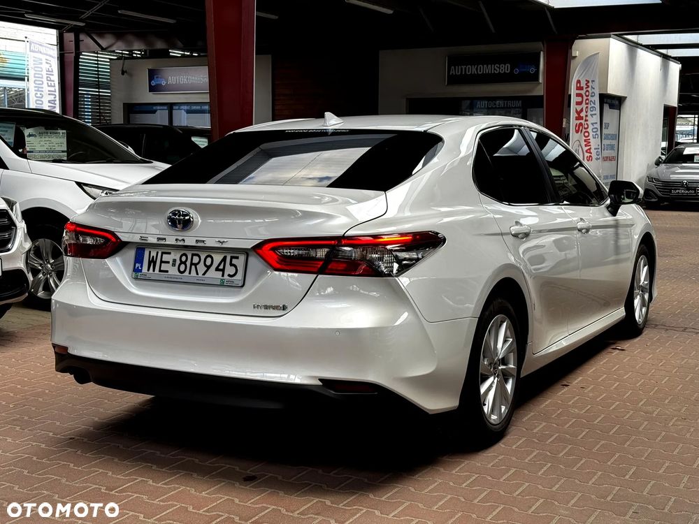 Toyota Camry - 7