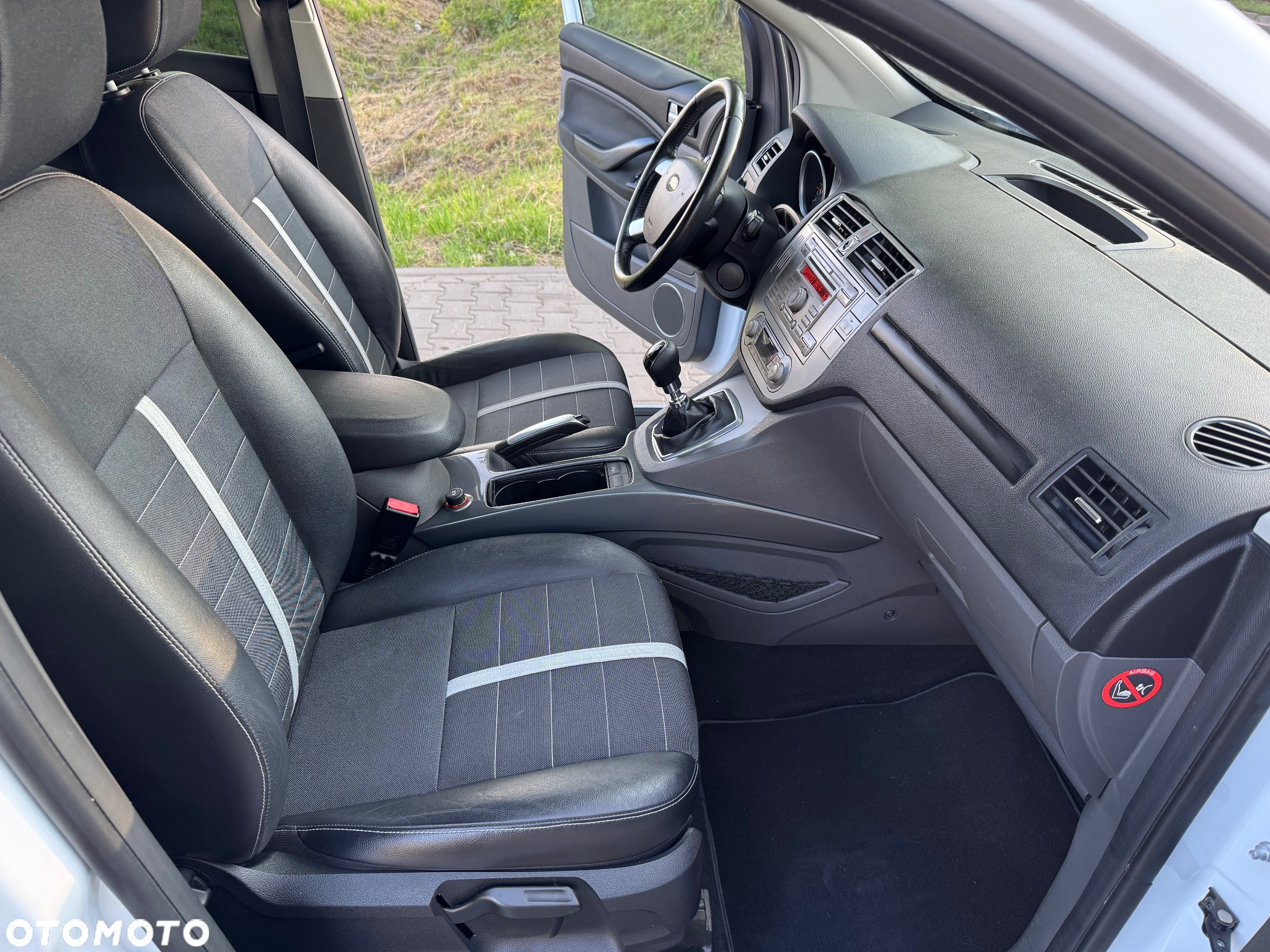 Ford Kuga 2.0 TDCi 2x4 Titanium - 18