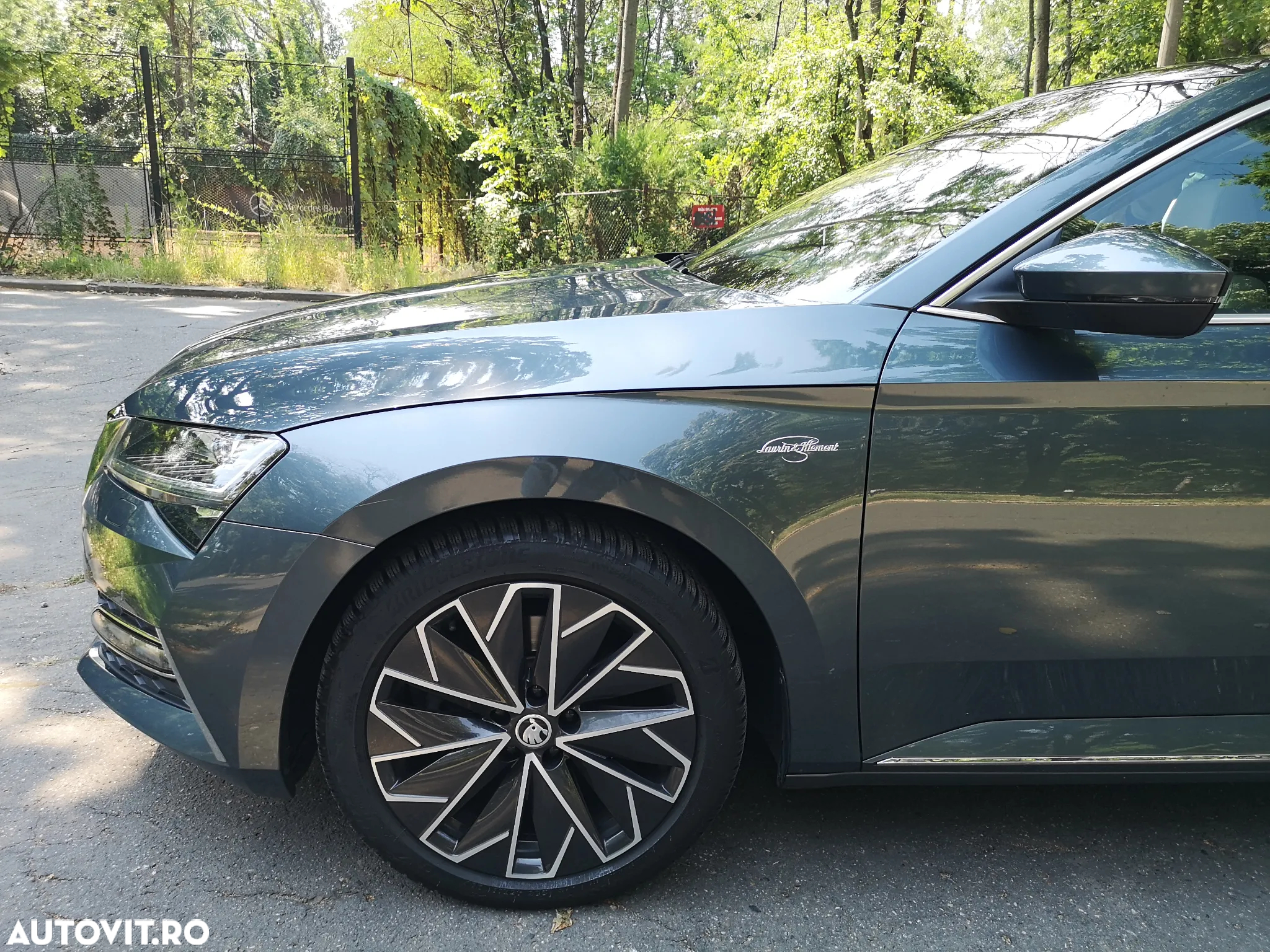 Skoda Superb 2.0 TDI DSG Laurin & Klement - 13