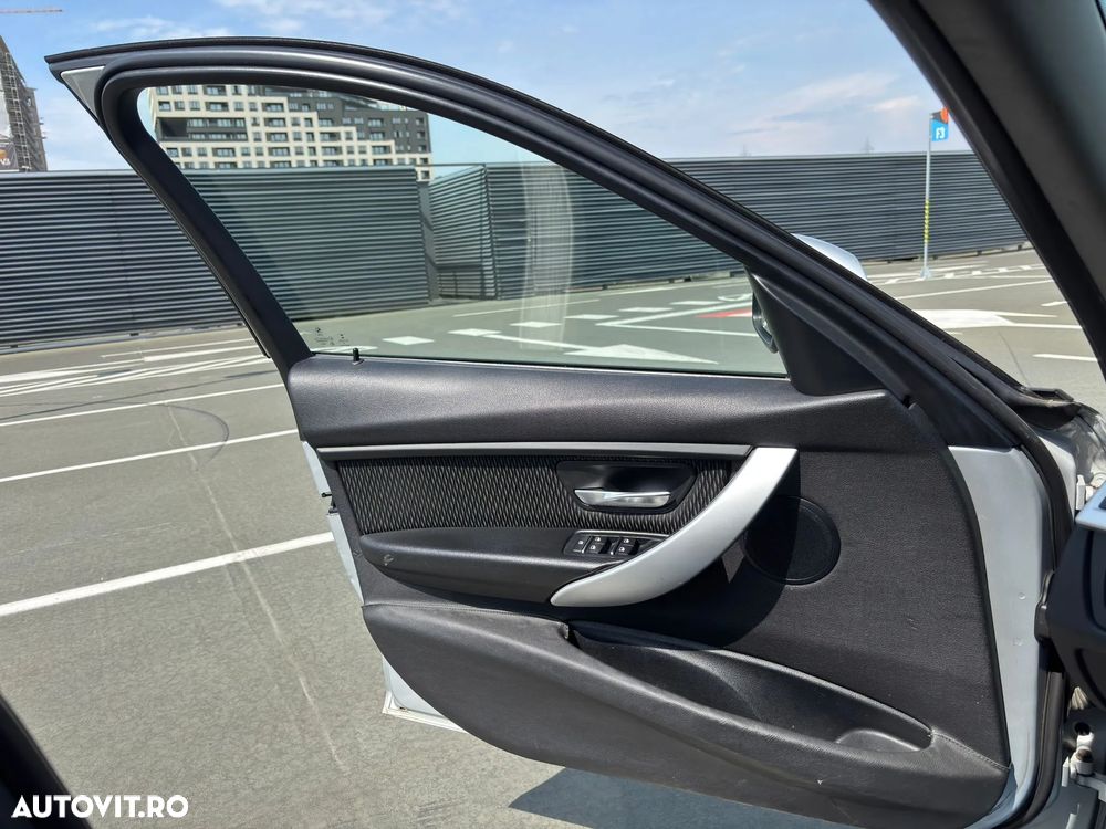 BMW Seria 3 318d Aut. - 13