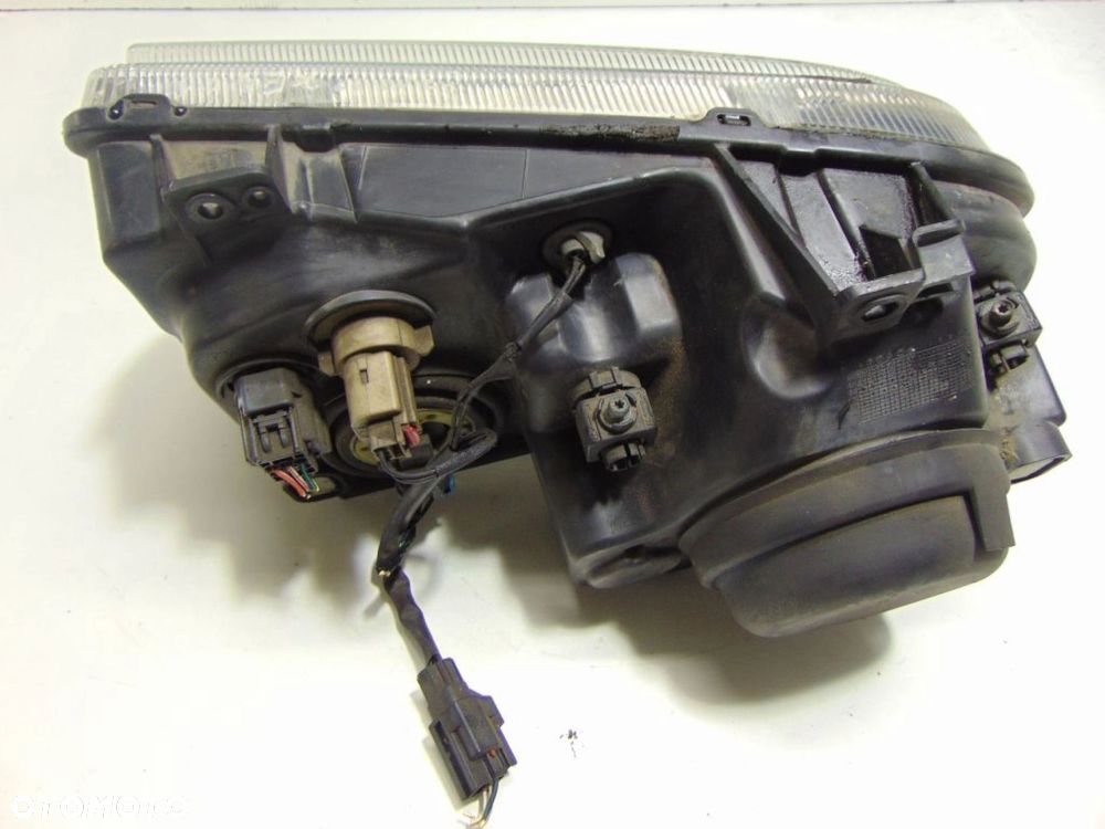LAMPA PRAWY PRZÓD CHRYSLER 300C (2004 - 2010) 3.0 CRD 218 KM - 4